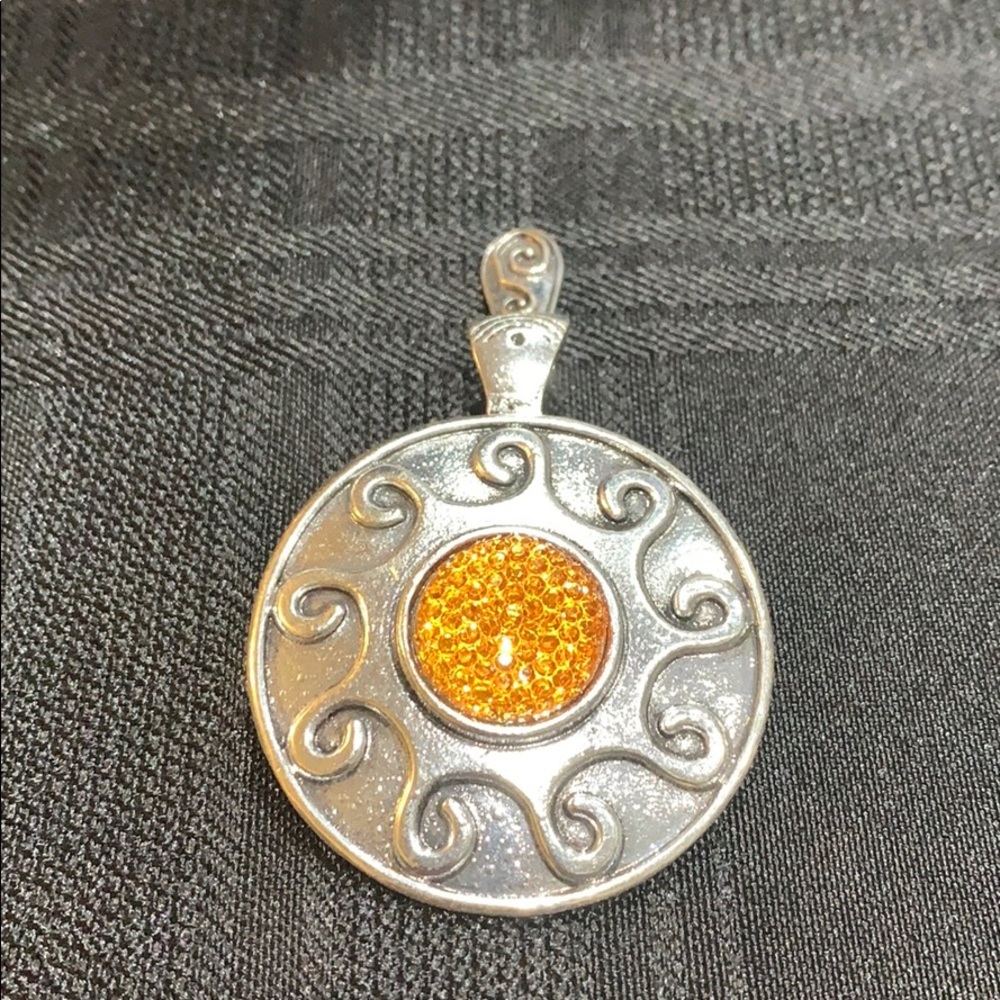 NWOT Silver toned detachable pendant for necklace